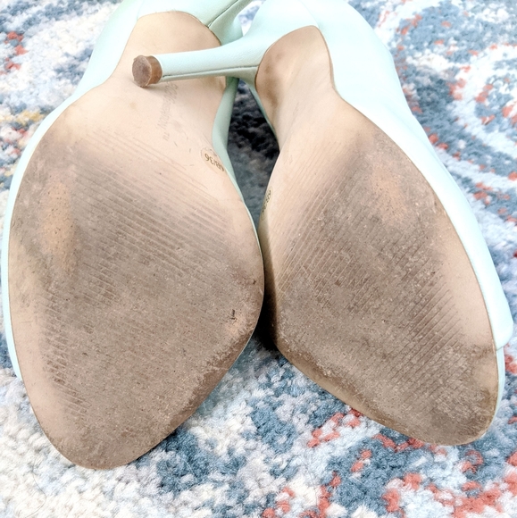 BCBG Generation peep toe pumps - Picture 7 of 9